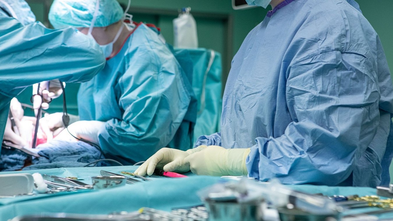 UKR, Uniklinikum Regensburg, Universitätsklinikum Regensburg, Universitäres Transplantationszentrum, Regensburg, Klinik und Poliklinik für Chirurgie, Klinik für Anästhesiologie, Klinik und Poliklinik für Innere Medizin I, Abteilung für Nephrologie, Organspende, Lebertransplantation, Transplantation 