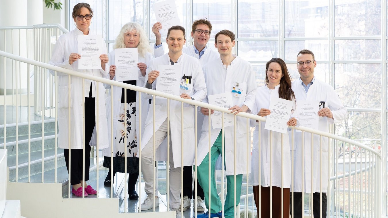 UKR, Uniklinikum Regensburg, Universitätsklinikum Regensburg, Universität Regensburg, UR, Sibylle Assmus-Preis, Neurowissenschaft, Handchirurgie, Neurochirurgie, Neuroradiologie, experimentelle Psychologie