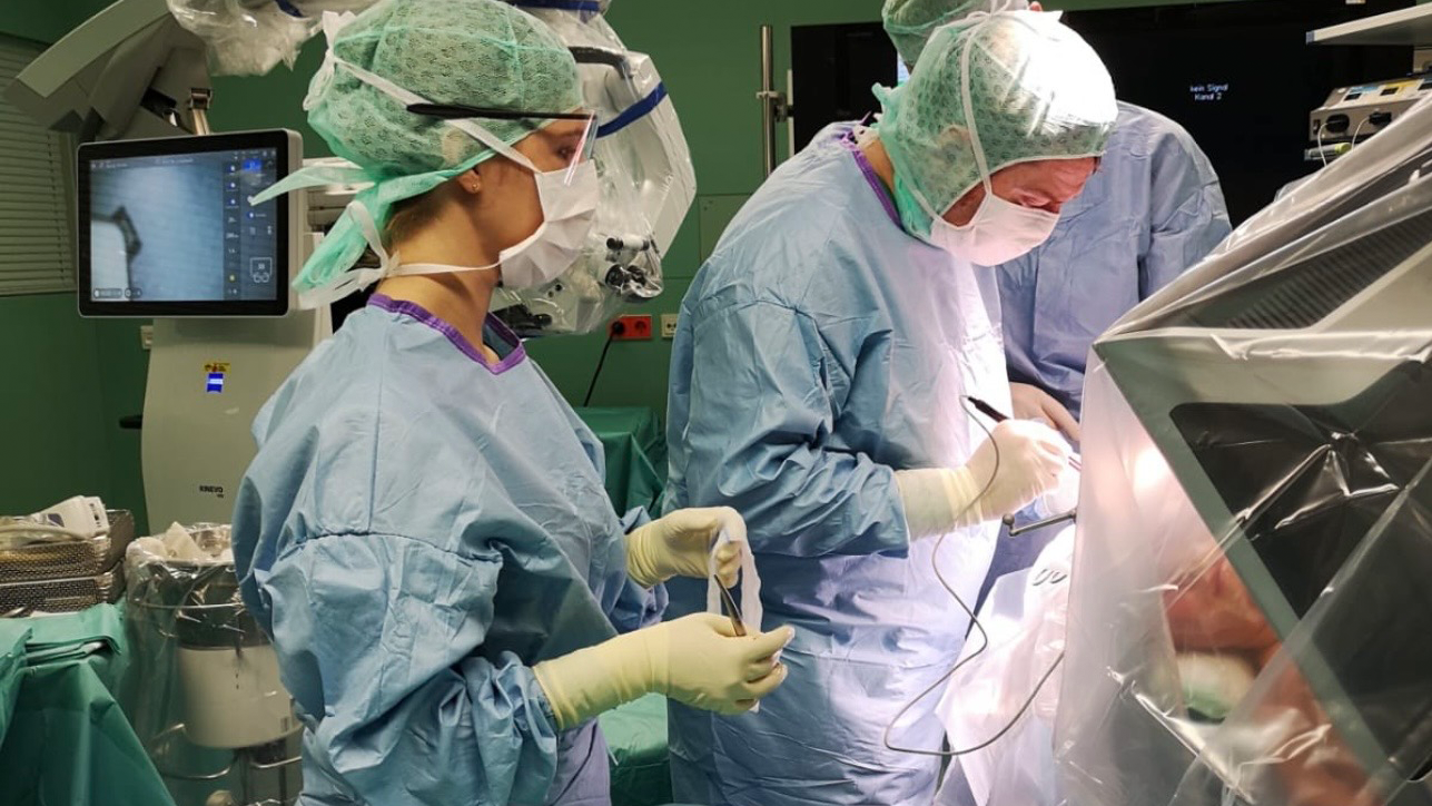 UKR, Uniklinikum Regensburg, Universitätsklinikum Regensburg, Regensburg, Wach-OP, Klinik und Poliklinik für Neurochirurgie, Neurochirurgie, Tumor-OP,