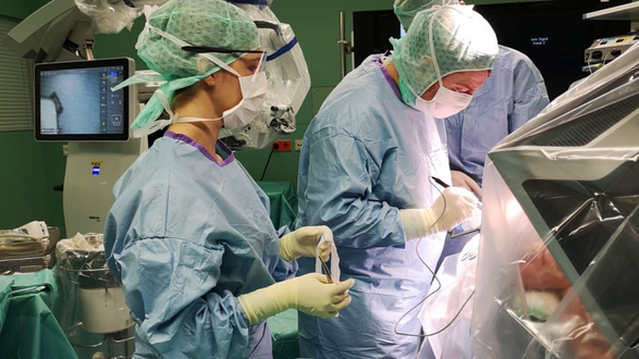 UKR, Uniklinikum Regensburg, Universitätsklinikum Regensburg, Regensburg, Wach-OP, Klinik und Poliklinik für Neurochirurgie, Neurochirurgie, Tumor-OP, 